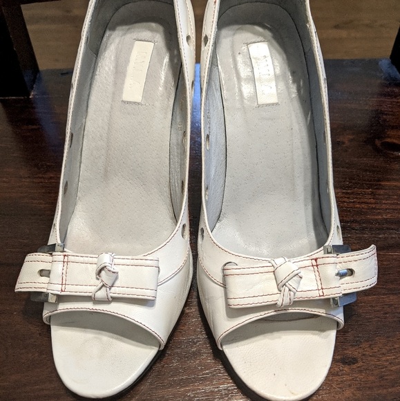 Vintage N.Y.L.A Leather Heels - Picture 3 of 10